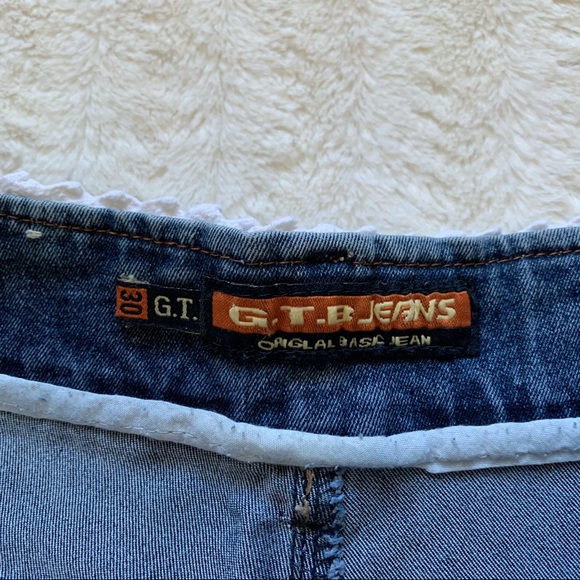 Embroidered Floral Jeans - Picture 6 of 11